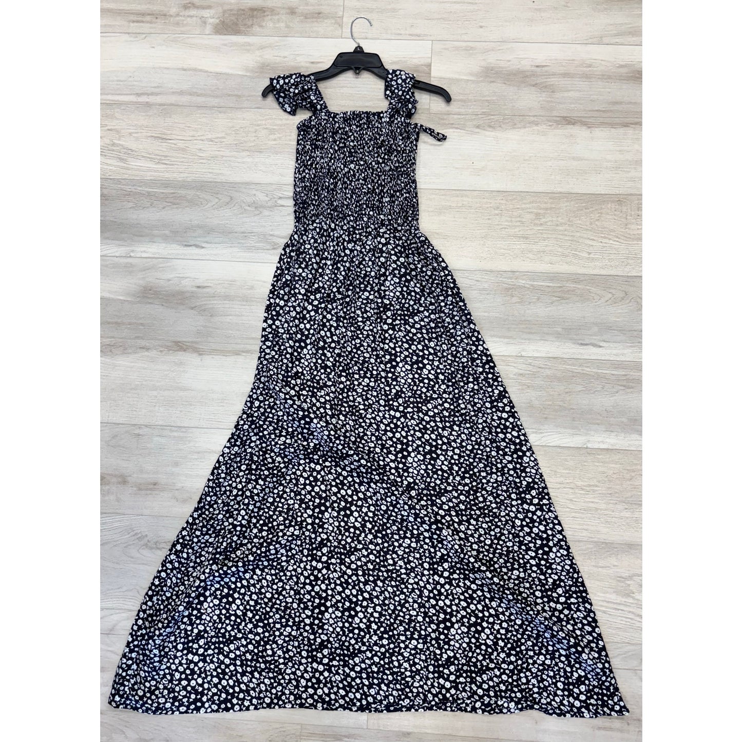 Pistachio Size L Dress-Black and White Color